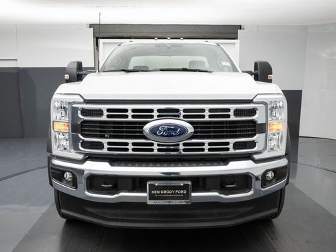 New 2025 Ford F550 2WD Regular Cab Super Duty image 4