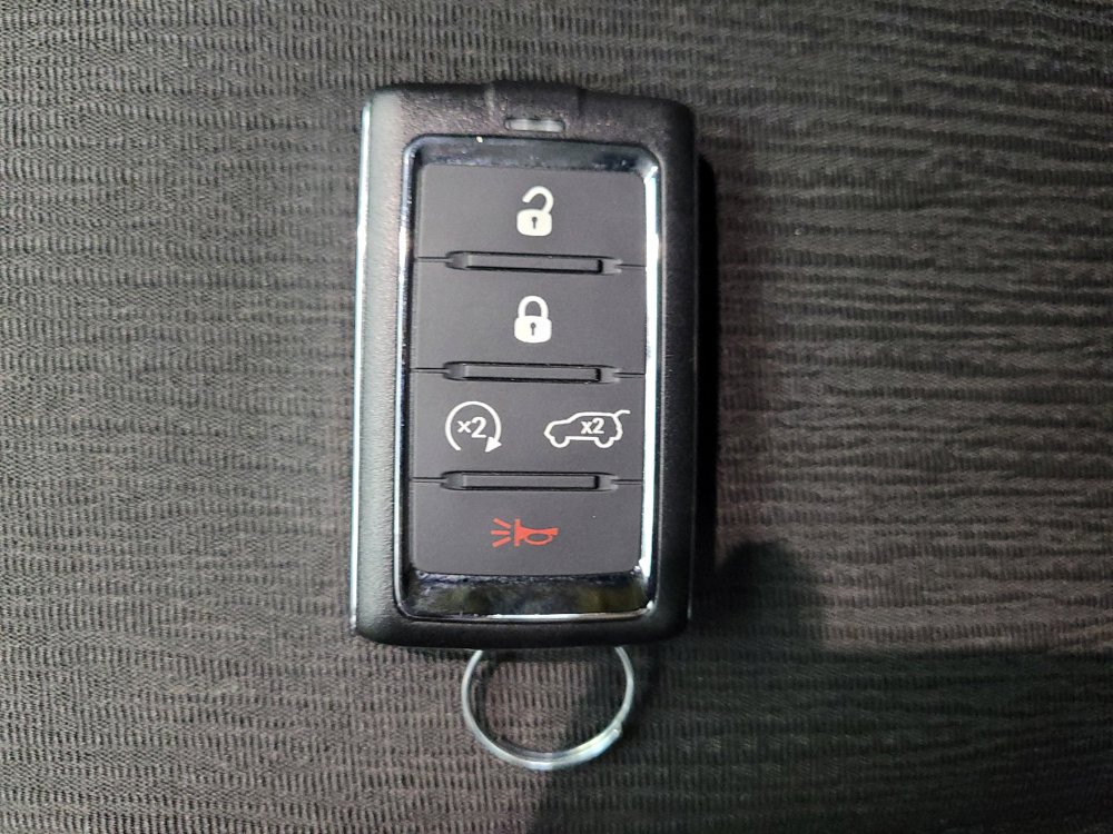 Used 2023 Jeep Grand Cherokee Laredo AWD/4WD image 32
