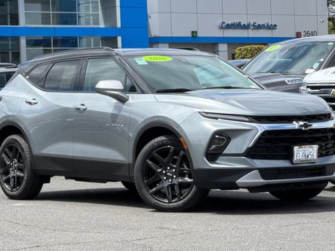 Used 2026 Chevrolet Blazer LT w/ Convenience Package AWD/4WD image 2