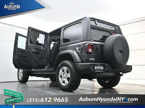 Used 2019 Jeep Wrangler Unlimited Sport S AWD/4WD image 34