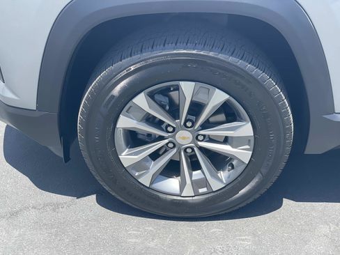Used 2025 Chevrolet Equinox LT FWD image 30