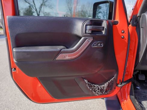 Used 2015 Jeep Wrangler Unlimited Sport w/ Quick Order Package 23S AWD/4WD image 13