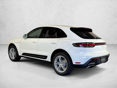 Used 2026 Porsche Macan AWD/4WD image 3