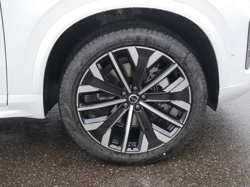 New 2026 Volvo XC90 B6 Plus w/ Protection Package AWD/4WD image 4