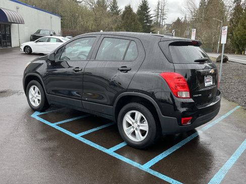Used 2019 Chevrolet Trax LS w/ LPO, Cargo Package image 3