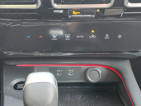 New 2026 Nissan Sentra SR w/ Floor Mat Package FWD image 11
