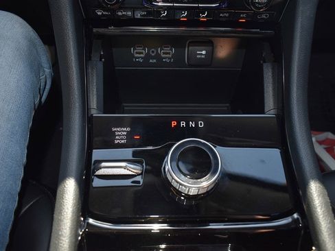 Used 2023 Jeep Grand Cherokee L Limited image 17