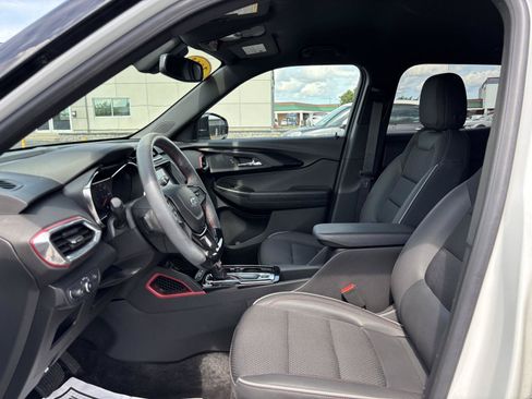 Used 2023 Chevrolet TrailBlazer RS w/ Convenience Package FWD image 29