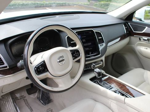 Used 2016 Volvo XC90 T6 Momentum AWD/4WD image 11