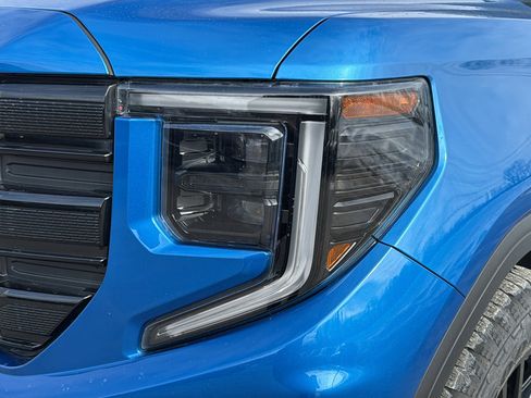 Used 2022 GMC Sierra 1500 Elevation w/ X31 Off-Road Package image 9