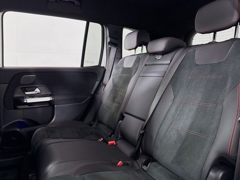 Used 2025 Mercedes-Benz GLB 250 GLB 250 image 8