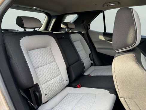 Used 2018 Chevrolet Equinox LS FWD image 45