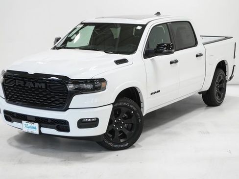 New 2026 RAM 1500 4x4 Crew Cab image 2