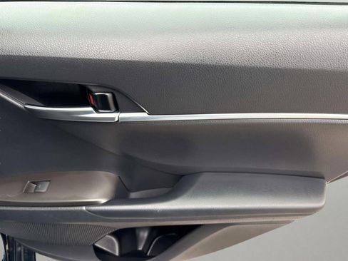 Used 2021 Toyota Camry LE image 20