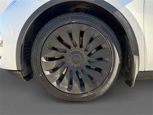 Used 2023 Tesla Model Y Long Range image 16
