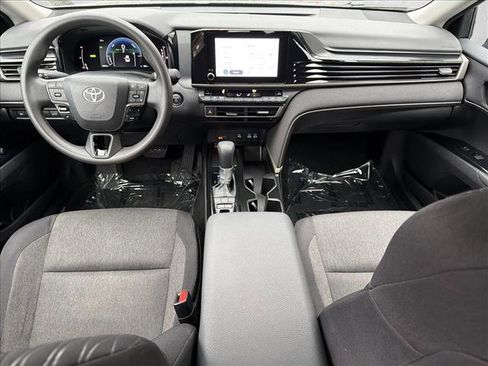 Used 2025 Toyota Camry LE image 24