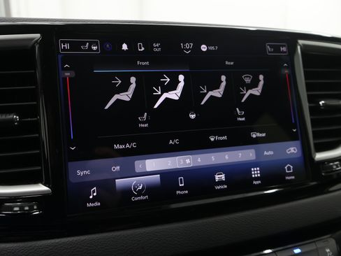 Used 2024 Chrysler Pacifica Touring-L FWD image 12