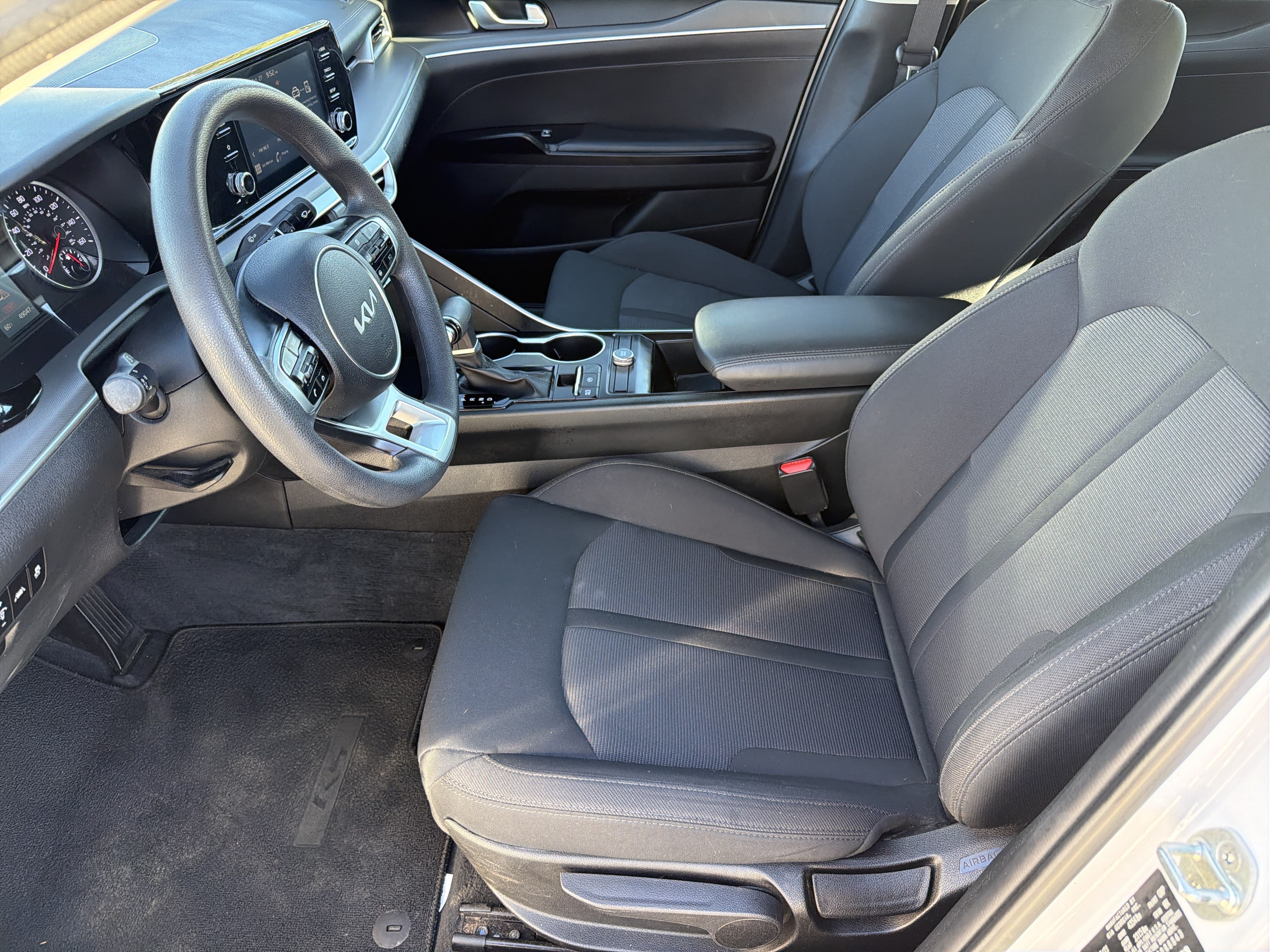Used 2022 Kia K5 LXS FWD image 2