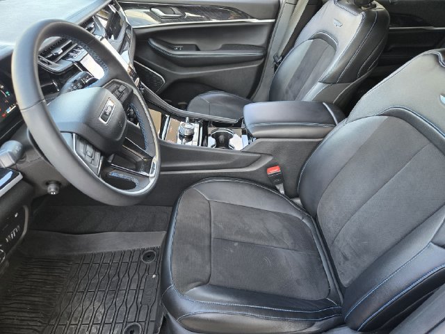 Certified 2023 Jeep Grand Cherokee Trailhawk w/ Luxury Tech Group III AWD/4WD image 15