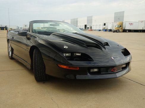 Used 1997 Chevrolet Camaro Z28 w/ Preferred Equipment Group 2 image 22