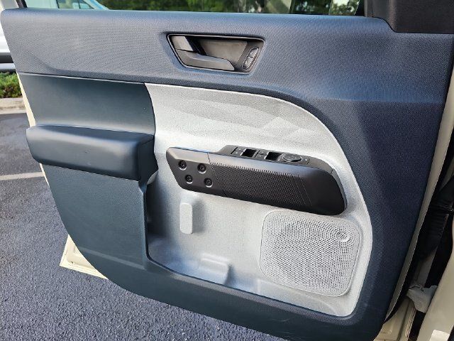 Certified 2025 Ford Maverick XLT w/ XLT Luxury Package FWD image 30