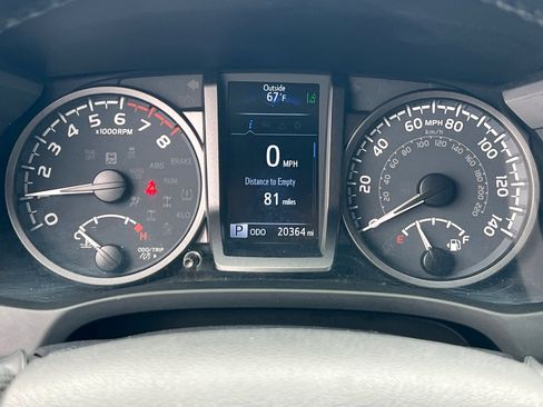 Used 2022 Toyota Tacoma TRD Off-Road image 23