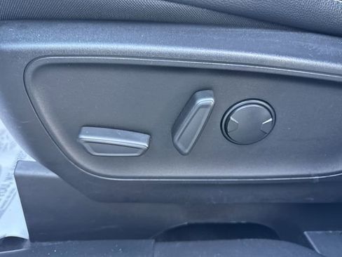 Used 2022 Ford Escape SEL image 12