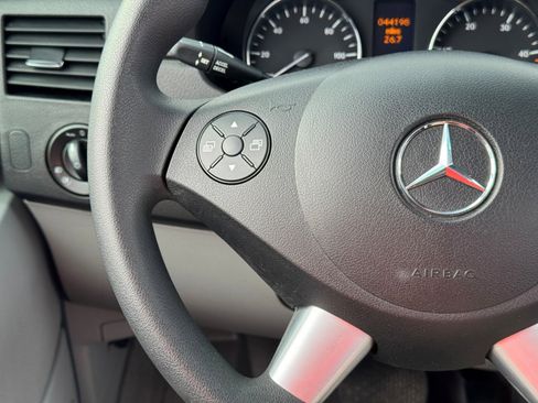 Used 2018 Mercedes-Benz Sprinter 2500 image 17
