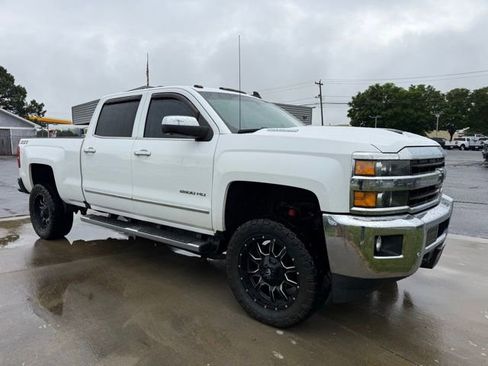 Used 2018 Chevrolet Silverado 2500 LTZ w/ Duramax Plus Package AWD/4WD image 4