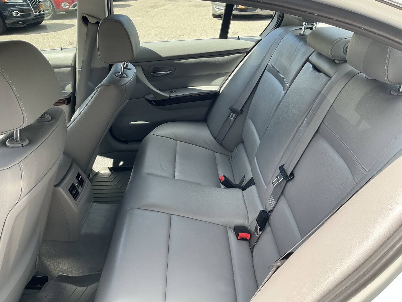 Used 2011 BMW 335i xDrive Sedan AWD/4WD image 22