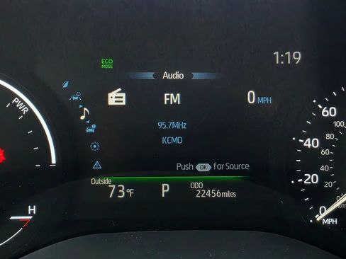 Used 2026 Toyota Sienna XLE FWD image 34