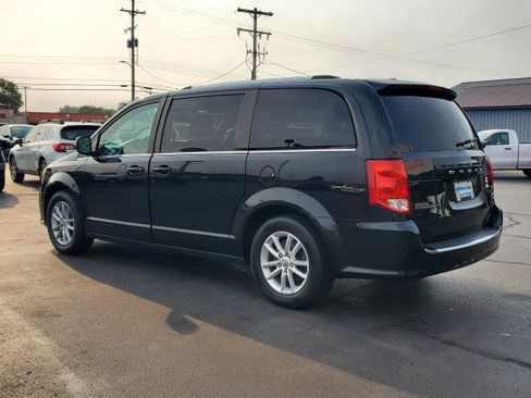Used 2019 Dodge Grand Caravan SXT FWD image 3