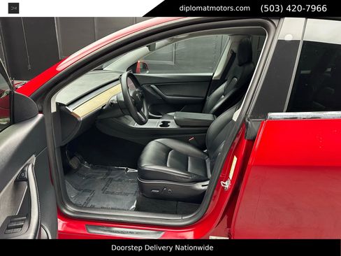 Used 2021 Tesla Model Y Long Range image 14