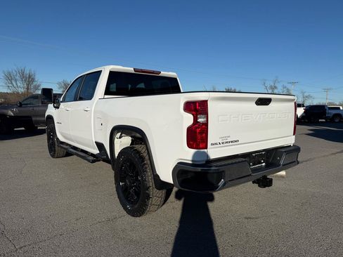 Used 2025 Chevrolet Silverado 2500 LT w/ Convenience Package AWD/4WD image 3