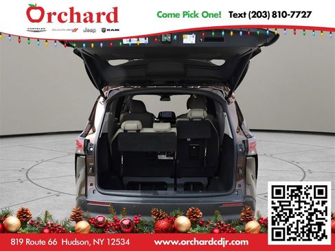 Used 2022 Toyota Sienna XLE image 14
