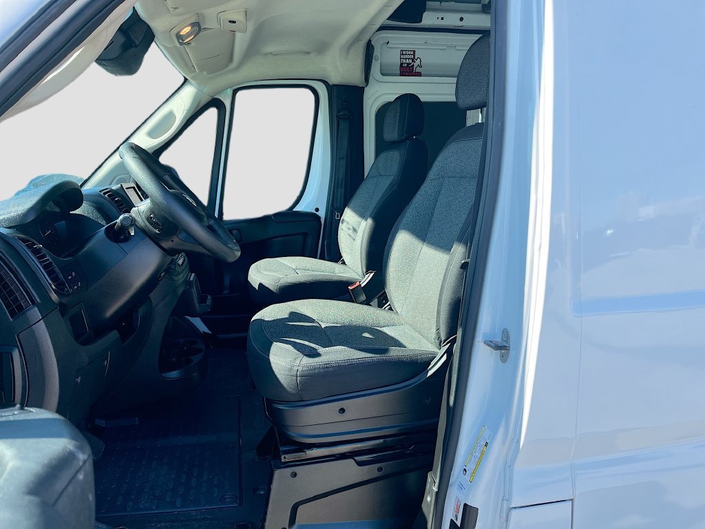 Used 2023 RAM ProMaster 2500 w/ Driver Convenience Group FWD image 19