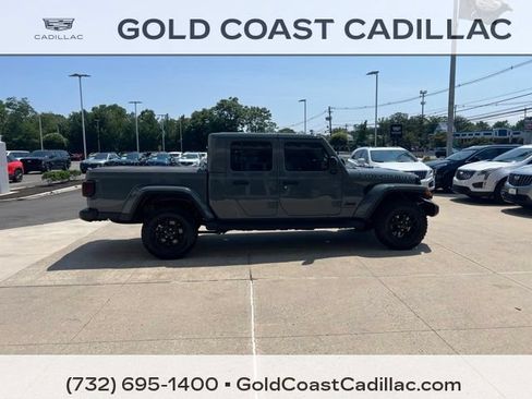Used 2025 Jeep Gladiator Sport AWD/4WD image 4