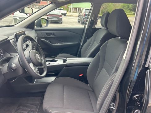 Used 2024 Nissan Rogue S image 7