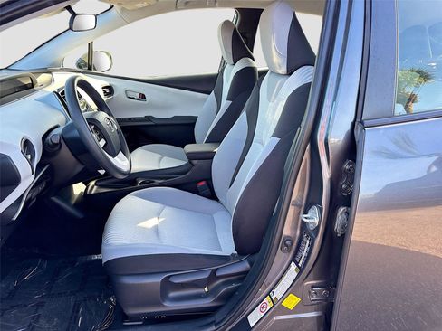 Used 2018 Toyota Prius Two w/ Prius Two Safety Plus Package FWD image 19