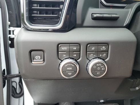 New 2026 GMC Sierra 3500 Denali Ultimate AWD/4WD image 31