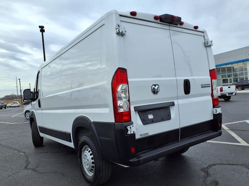 Used 2024 RAM ProMaster 2500 w/ Convenience Group image 28