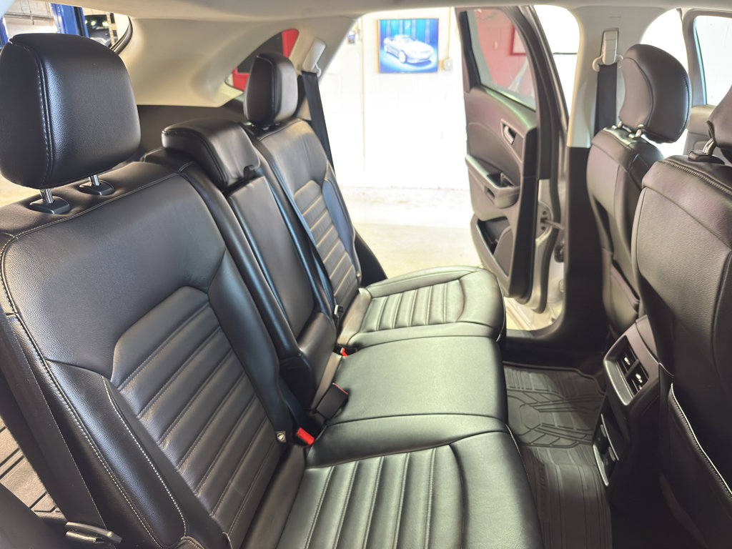 Used 2015 Ford Edge SEL w/ Equipment Group 201A AWD/4WD image 25
