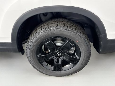 New 2025 Honda Ridgeline Black Edition image 16