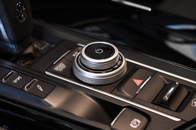 Used 2023 Maserati Levante GT AWD/4WD image 38
