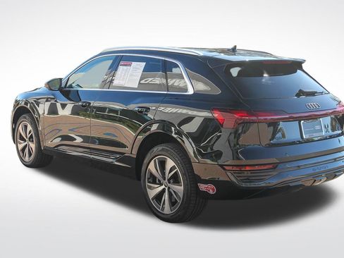 Certified 2024 Audi Q8 e-tron Premium Plus image 5