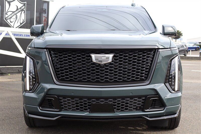 Used 2026 Cadillac Escalade V w/ LPO, ONYX Package AWD/4WD image 8