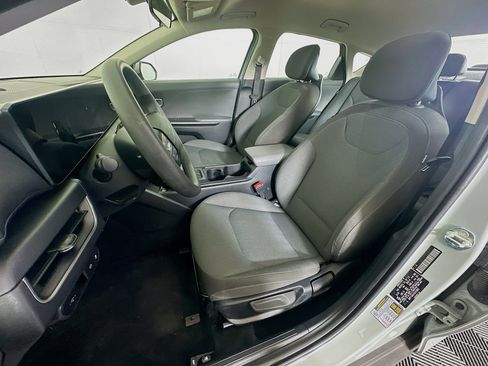 Used 2025 Kia K4 LXS image 13