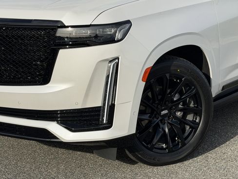 Used 2021 Cadillac Escalade Sport w/ Driver Assist Tech Package image 4