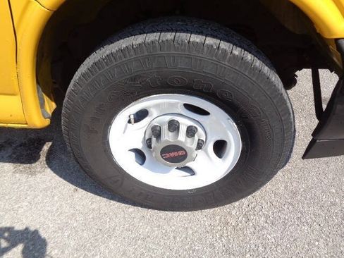 Used 2021 GMC Savana 3500 w/ Power Convenience Package RWD image 27