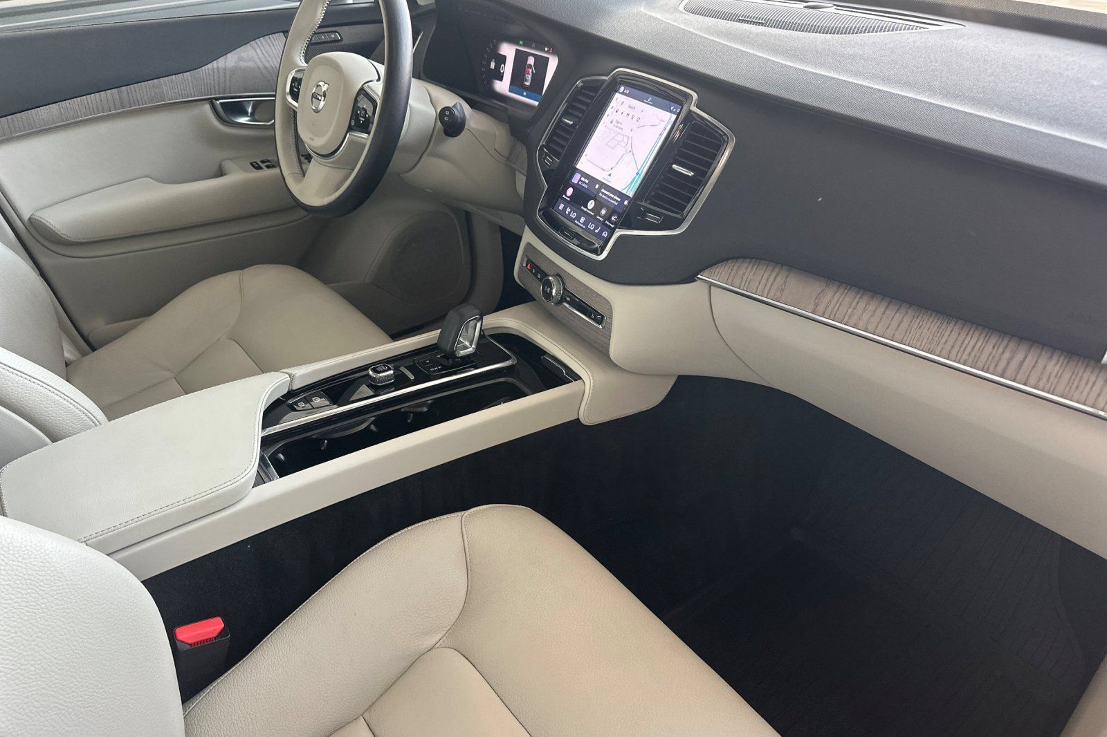 Used 2023 Volvo XC90 T8 Plus AWD/4WD image 17
